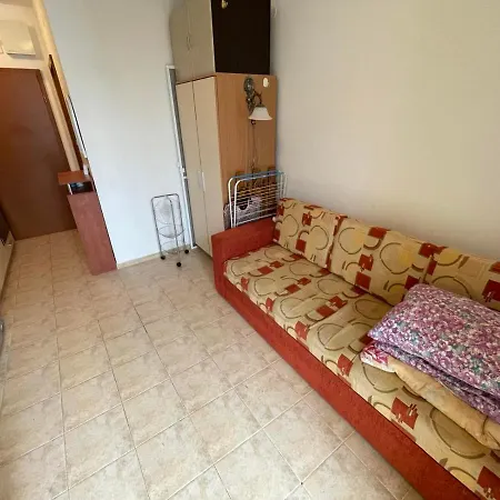 съни дей 3 Apartment